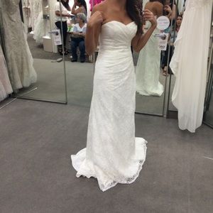 Strapless Sweetheart White Lace Wedding Dress